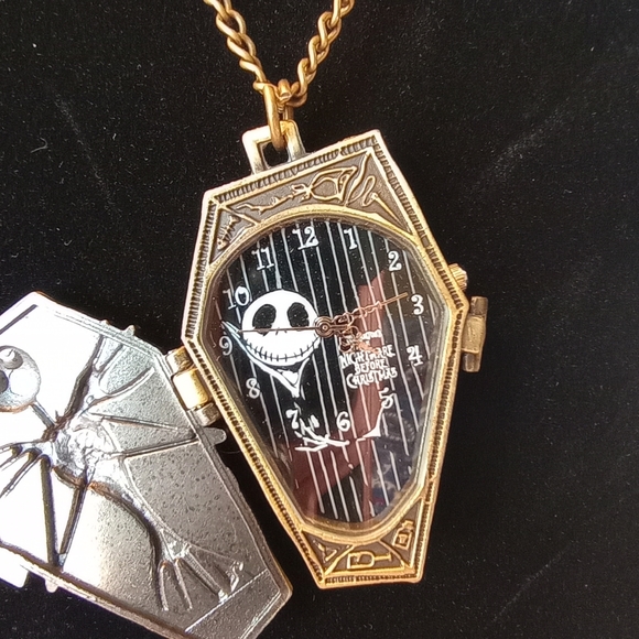 NIGHTMARE BEFORE CHRISTMAS WATCH NECKLACE NEW - Picture 2 of 6